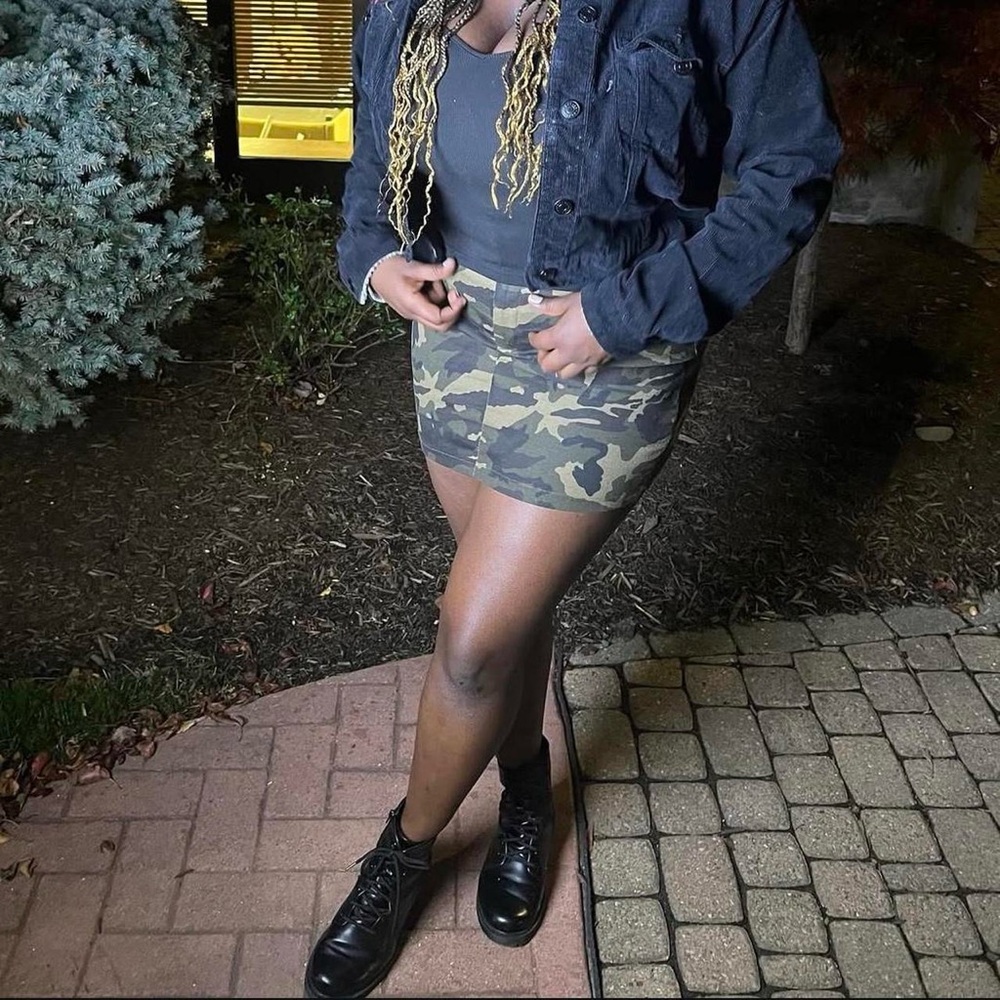 Camo Mini Skirt - Picture 2 of 3